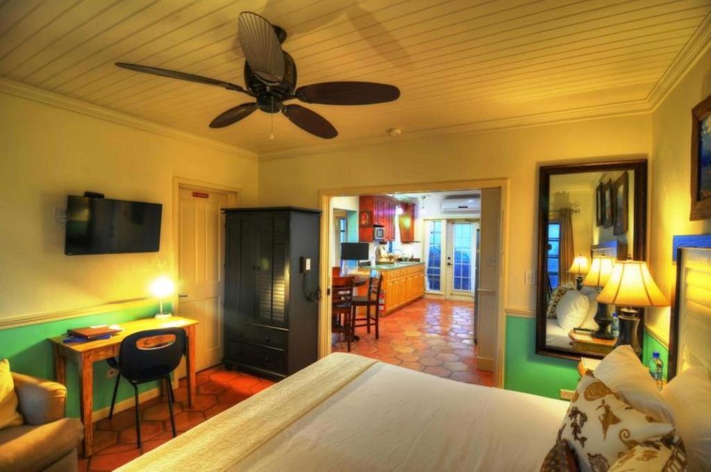 Villa Allamanda, Eleuthera Governor's Harbour Room photo